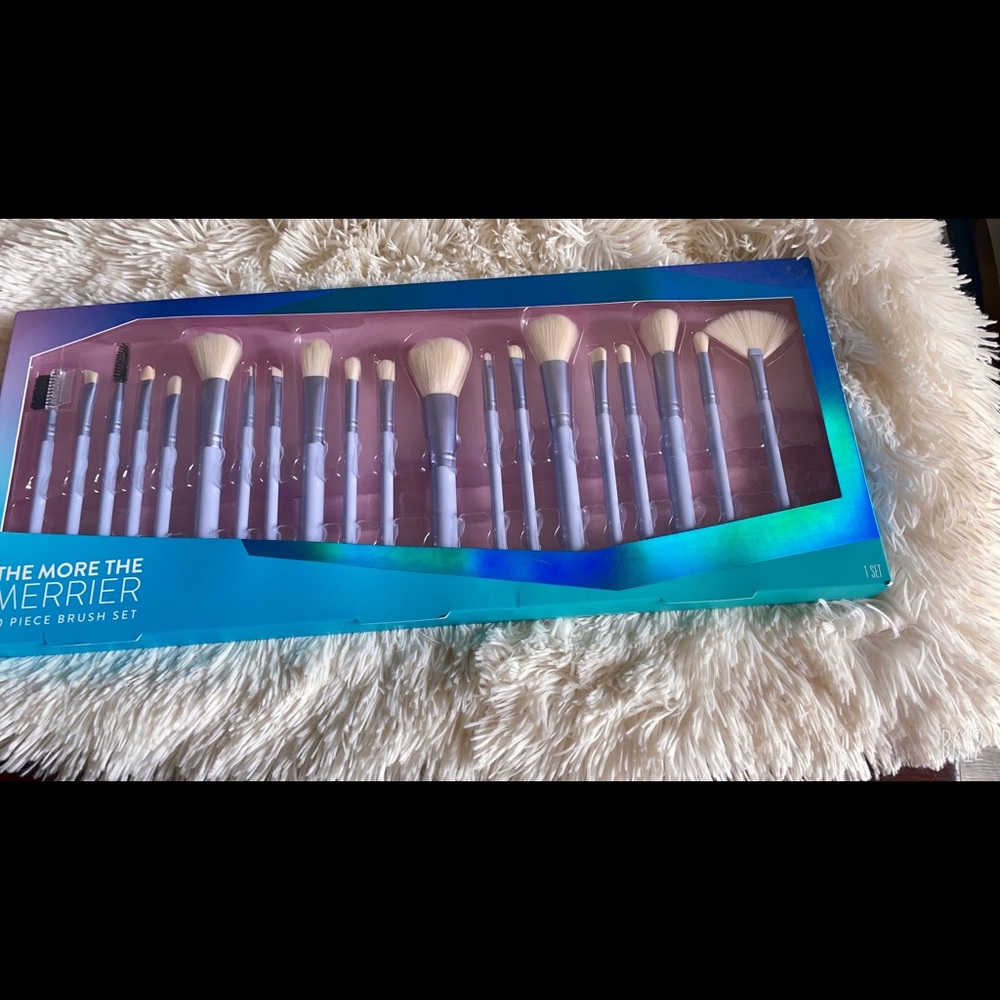 20. piece. brush set. Colour. lilac. beautifull.